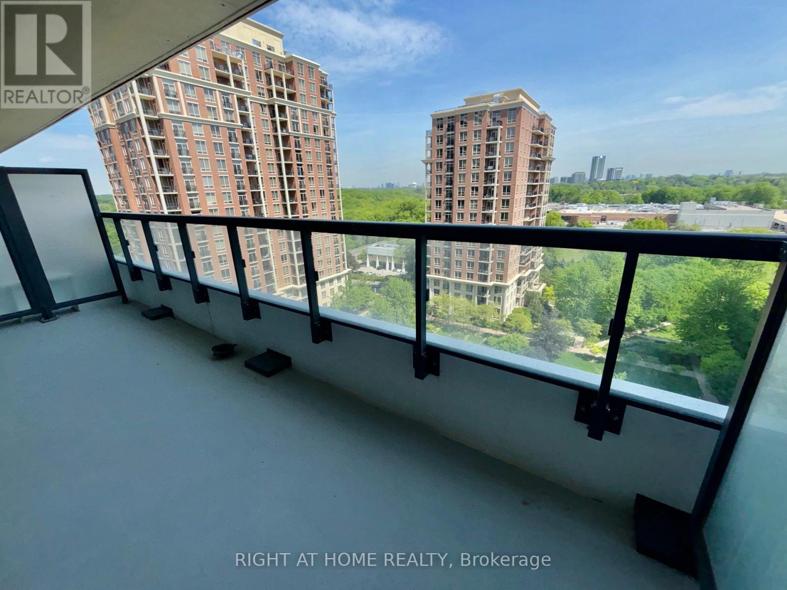 1103 - 20 Inn On The Park Drive, Toronto, Ontario  M3C 0P8 - Photo 4 - C13436834