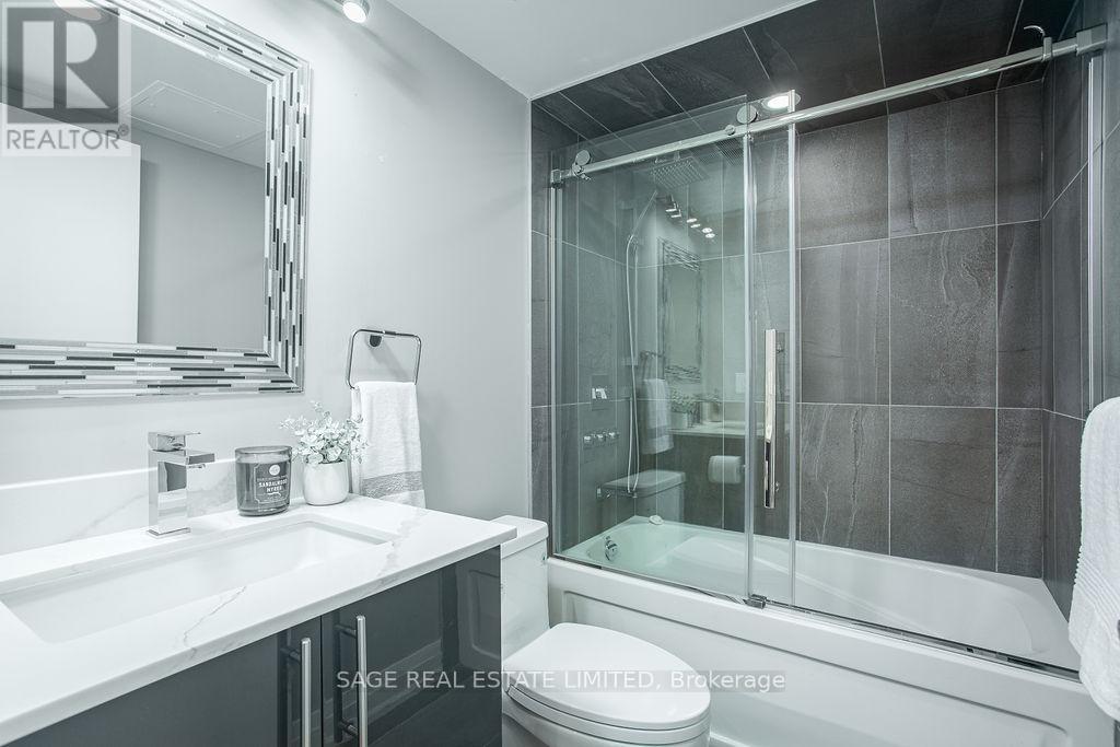 3707 - 25 Telegram Mews, Toronto, Ontario  M5V 3Z1 - Photo 11 - C13436920