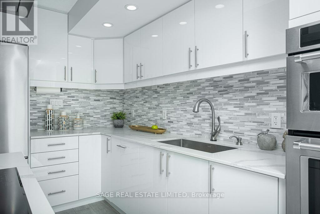 3707 - 25 Telegram Mews, Toronto, Ontario  M5V 3Z1 - Photo 14 - C13436920
