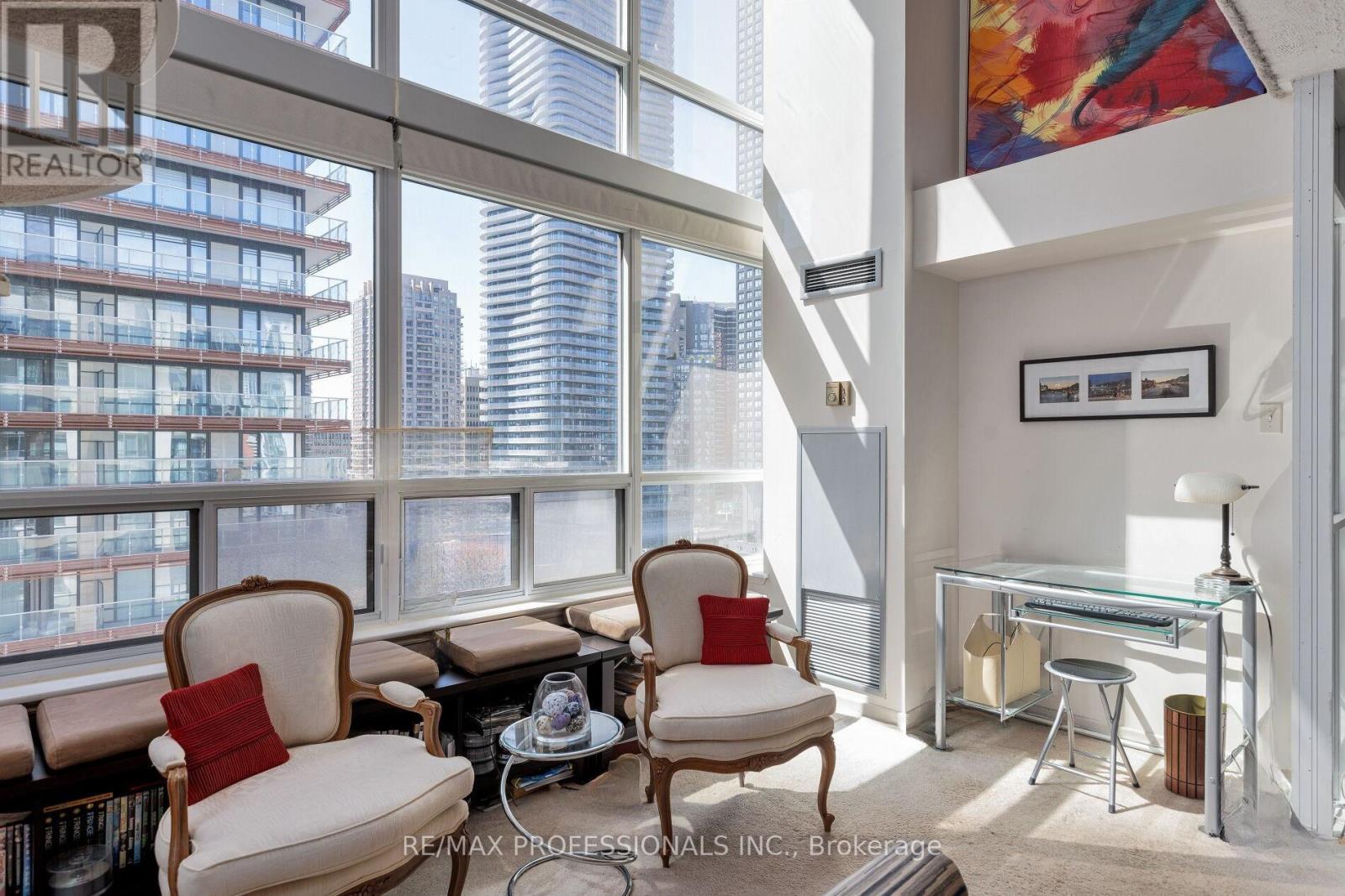1506 - 25 Maitland Street, Toronto, Ontario  M4Y 2W1 - Photo 2 - C13436964