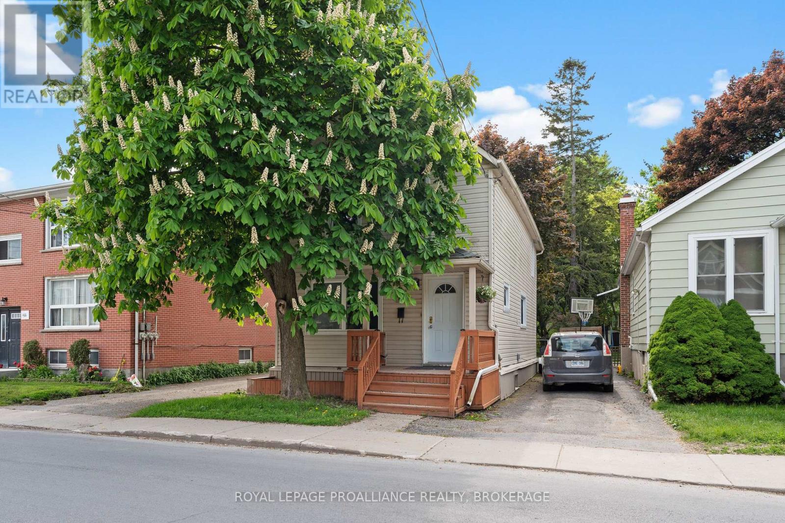 468-470 Victoria Street, Kingston, Ontario  K7L 3Z7 - Photo 2 - X13436872