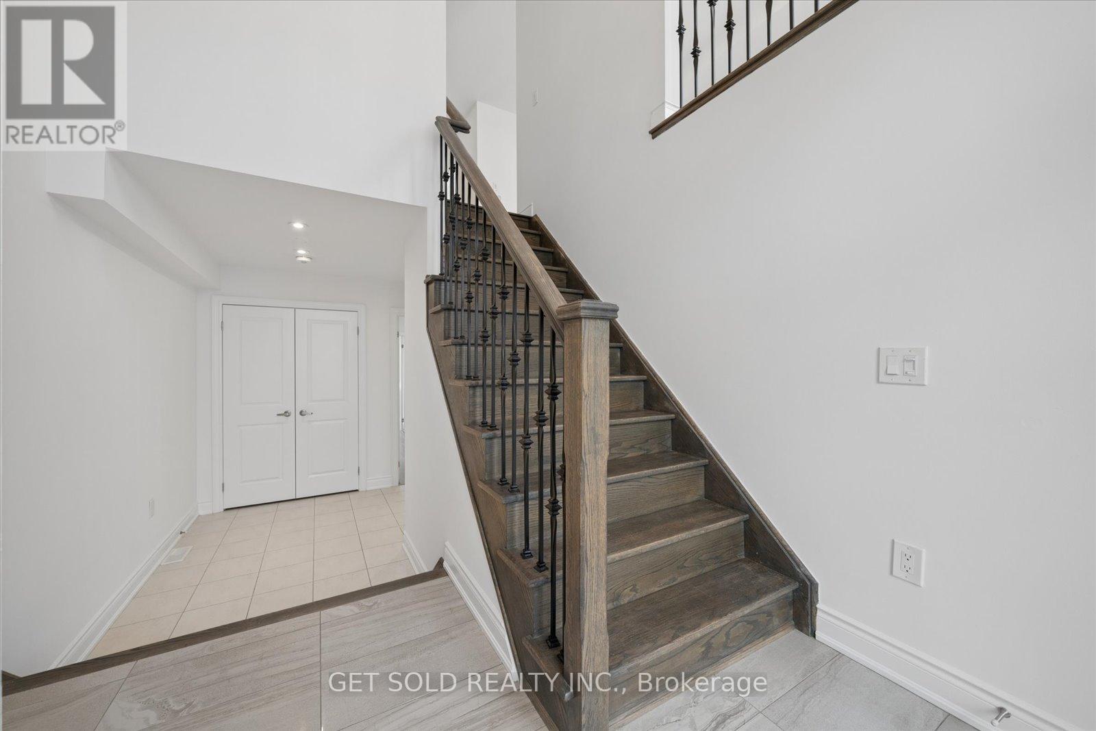 1761 Magenta Road, Pickering, Ontario  L1X 0E1 - Photo 4 - E13436888