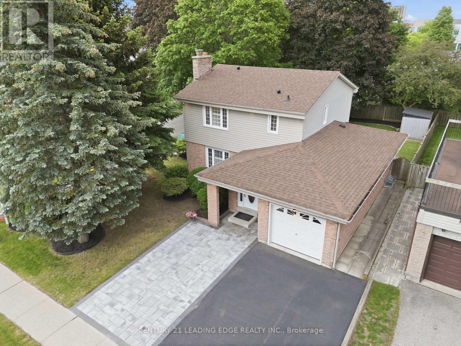 1727 Wollaston Court, Pickering, Ontario  L1V 2W9 - Photo 2 - E13436914
