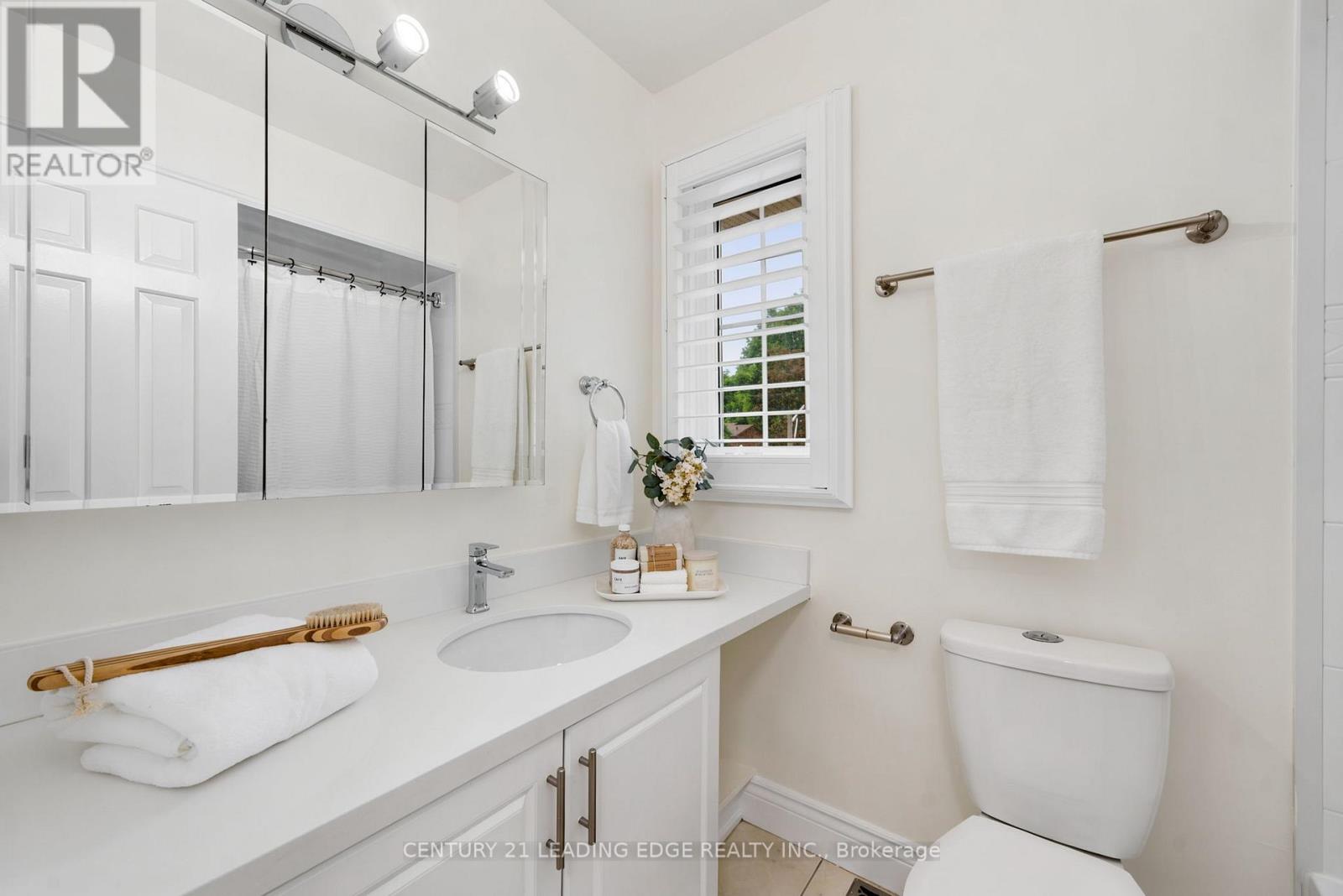 1727 Wollaston Court, Pickering, Ontario  L1V 2W9 - Photo 34 - E13436914