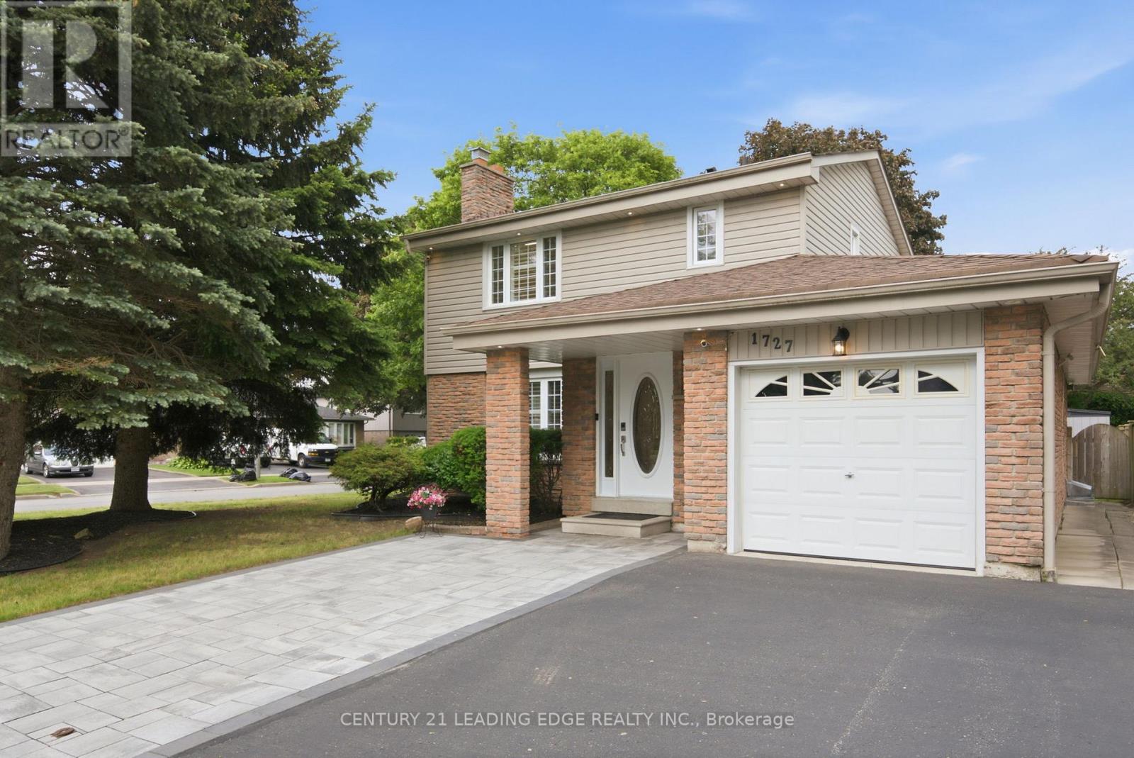 1727 Wollaston Court, Pickering, Ontario  L1V 2W9 - Photo 4 - E13436914