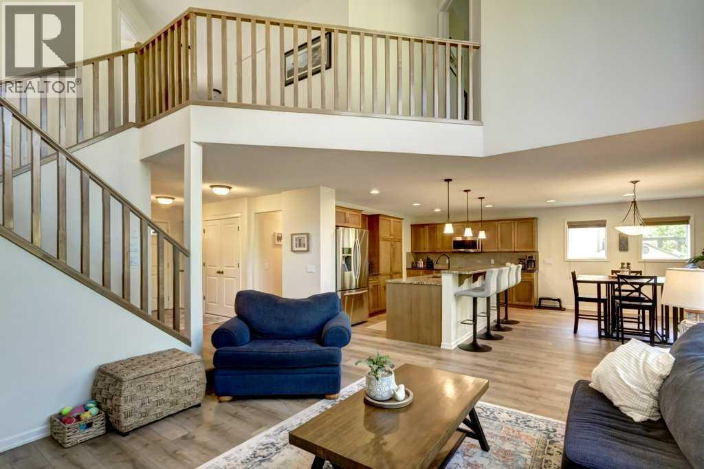 8 Crystal Green Grove, Okotoks, Alberta  T1S 0C8 - Photo 9 - A2318263