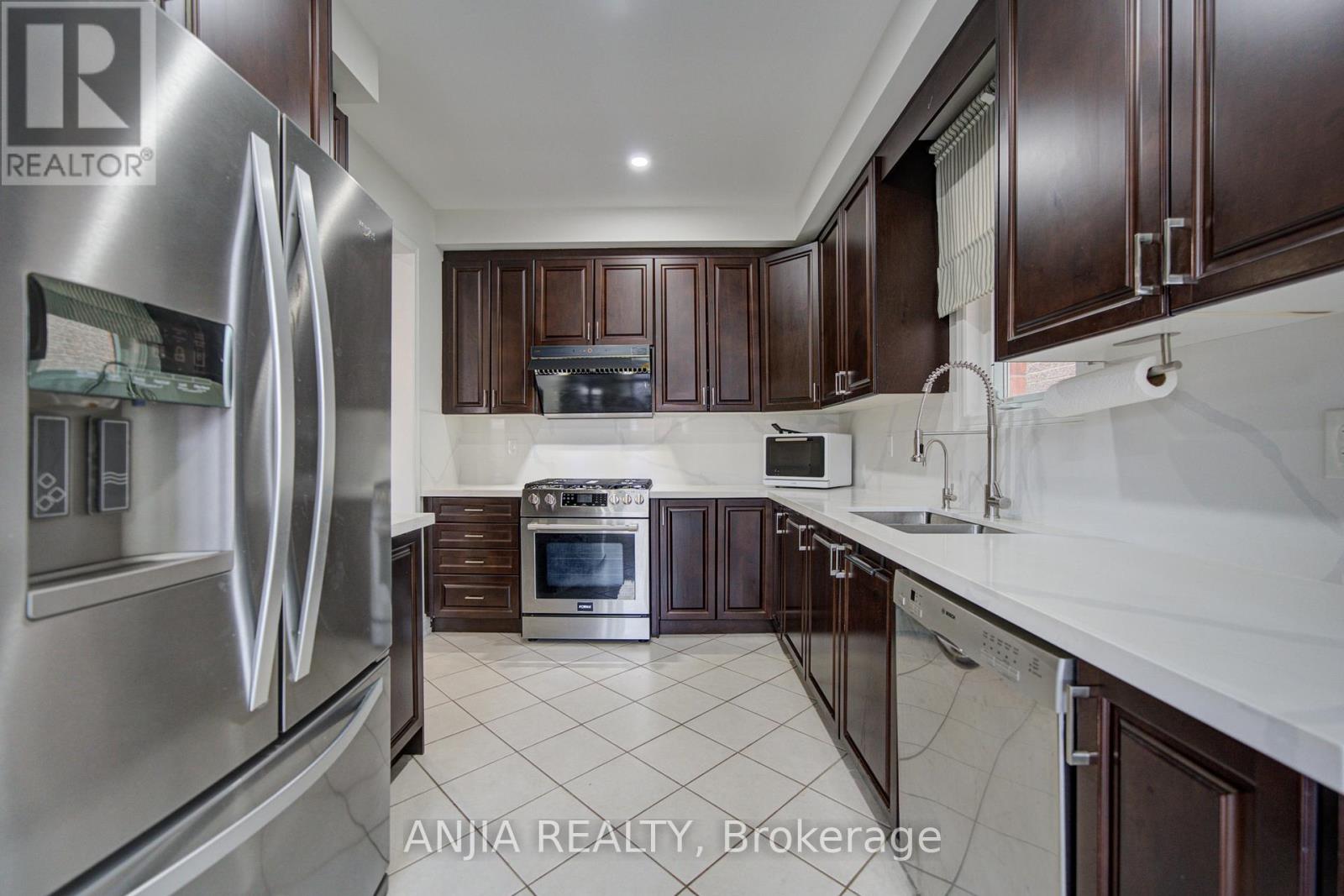 101 Gar Lehman Avenue, Whitchurch-Stouffville, Ontario  L4A 0W9 - Photo 11 - N13437168