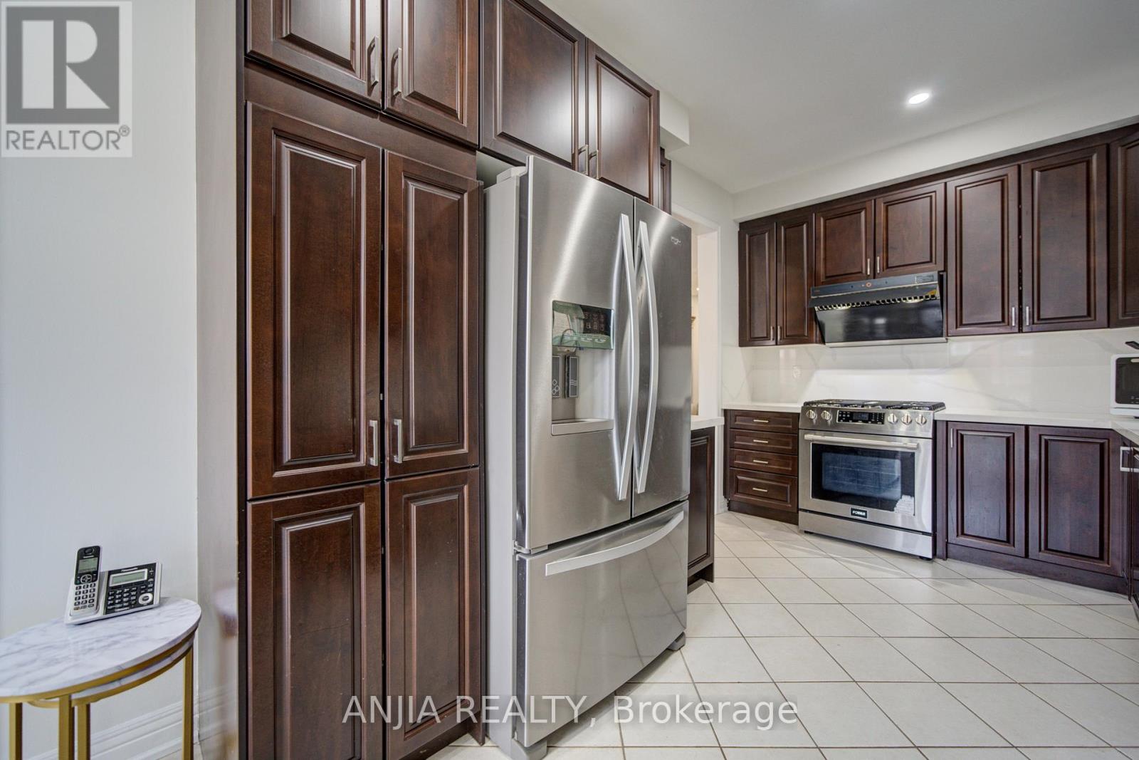 101 Gar Lehman Avenue, Whitchurch-Stouffville, Ontario  L4A 0W9 - Photo 12 - N13437168