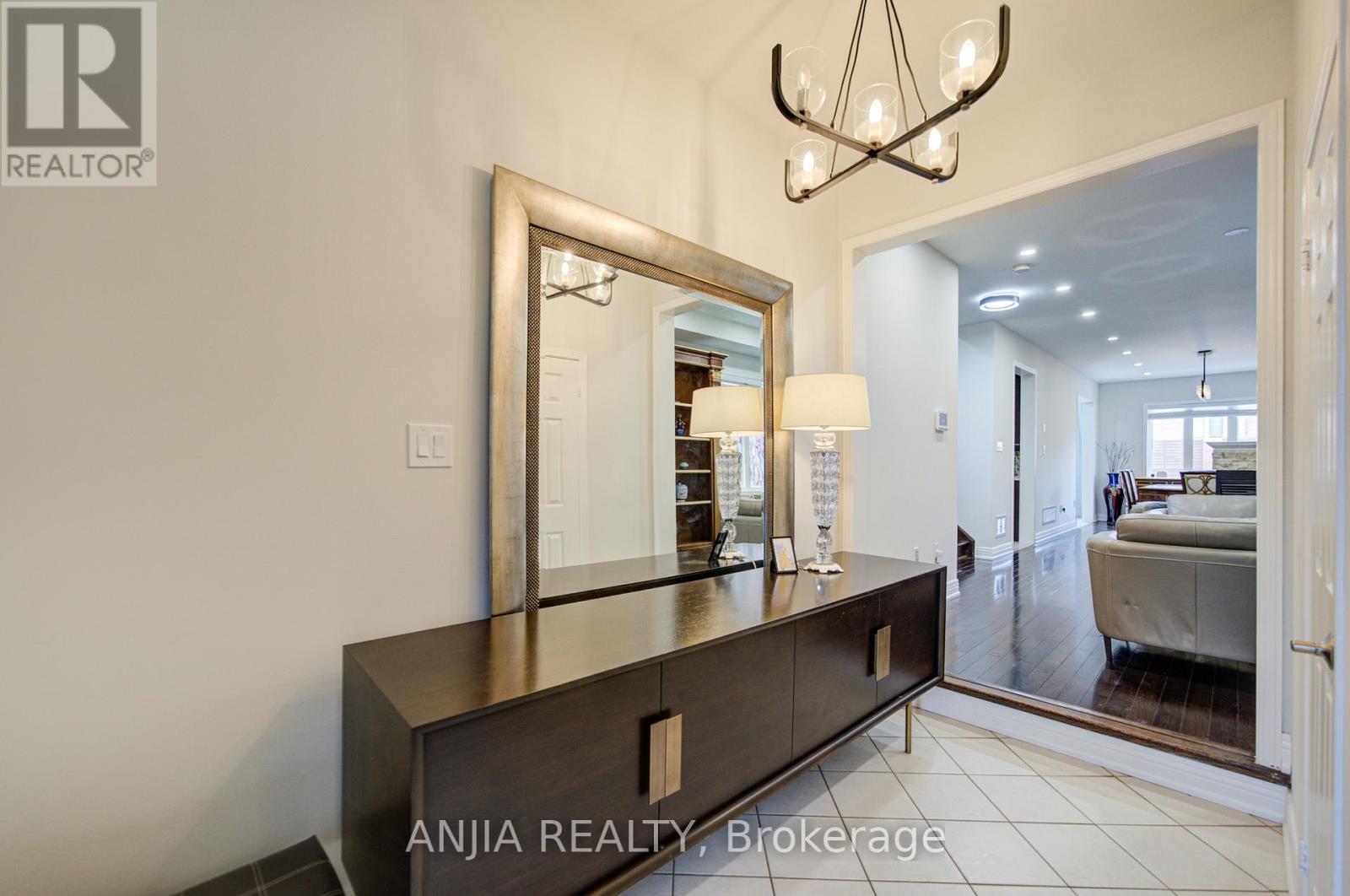 101 Gar Lehman Avenue, Whitchurch-Stouffville, Ontario  L4A 0W9 - Photo 4 - N13437168