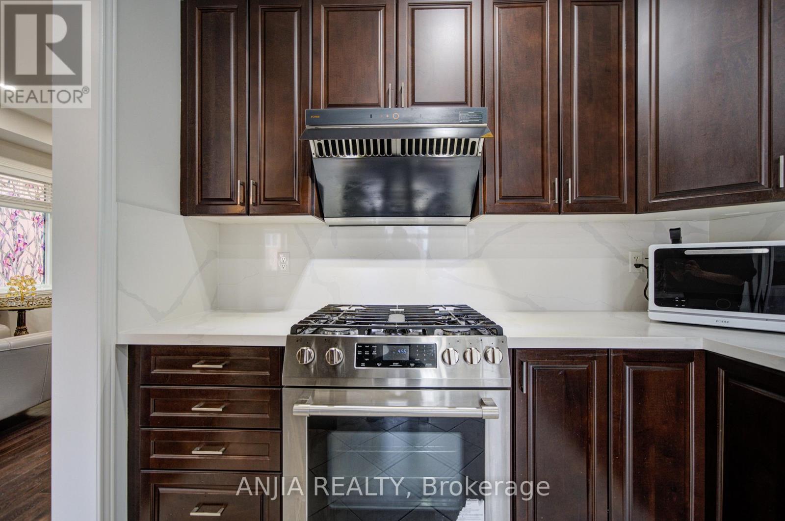101 Gar Lehman Avenue, Whitchurch-Stouffville, Ontario  L4A 0W9 - Photo 9 - N13437168