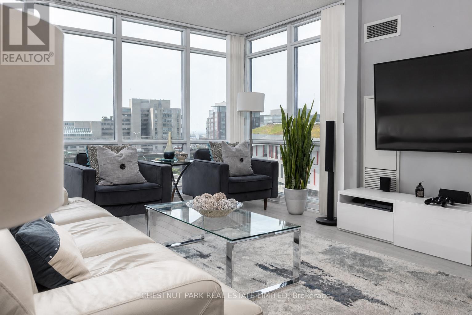 710 - 15 Fort York Boulevard, Toronto, Ontario  M5V 3Y4 - Photo 4 - C13436162