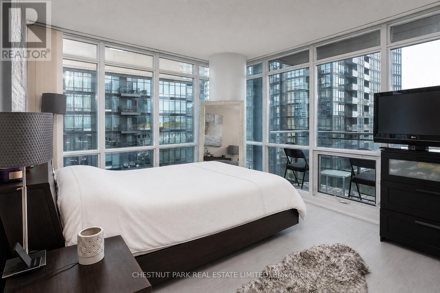 710 - 15 Fort York Boulevard, Toronto, Ontario  M5V 3Y4 - Photo 8 - C13436162
