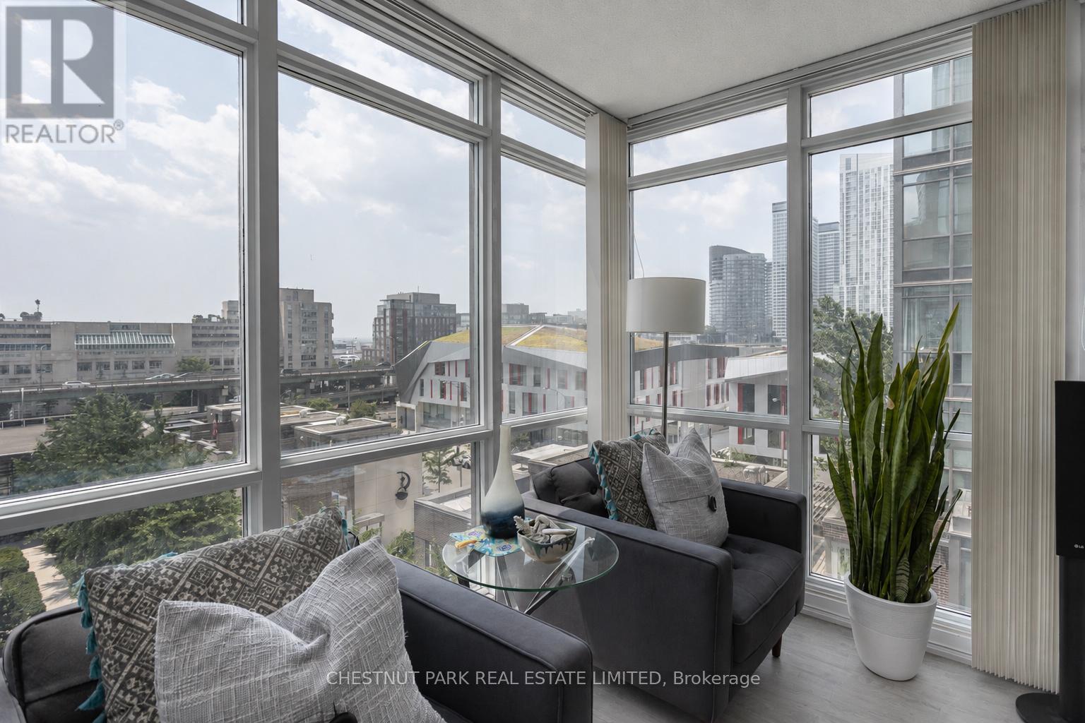 710 - 15 Fort York Boulevard, Toronto, Ontario  M5V 3Y4 - Photo 5 - C13436162