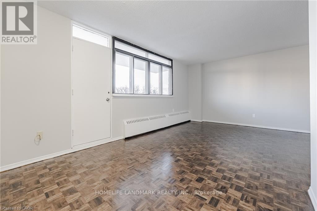 401 - 770 Hager Avenue, Burlington, Ontario  L7S 1X1 - Photo 7 - W12998616