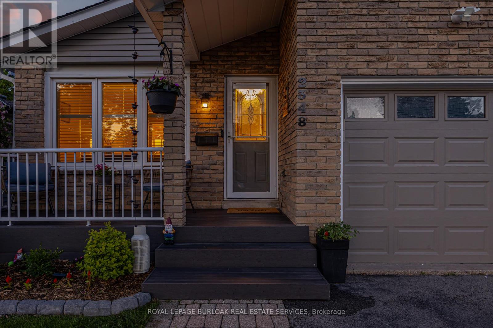 2348 Malcolm Crescent, Burlington, Ontario  L7P 4H4 - Photo 3 - W13436902