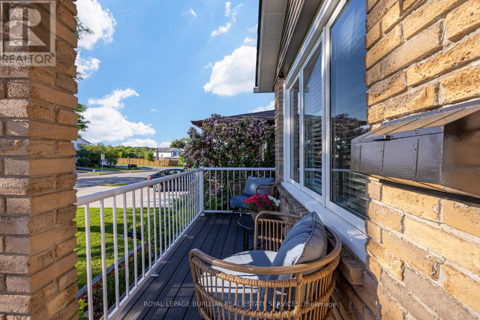 2348 Malcolm Crescent, Burlington, Ontario  L7P 4H4 - Photo 4 - W13436902