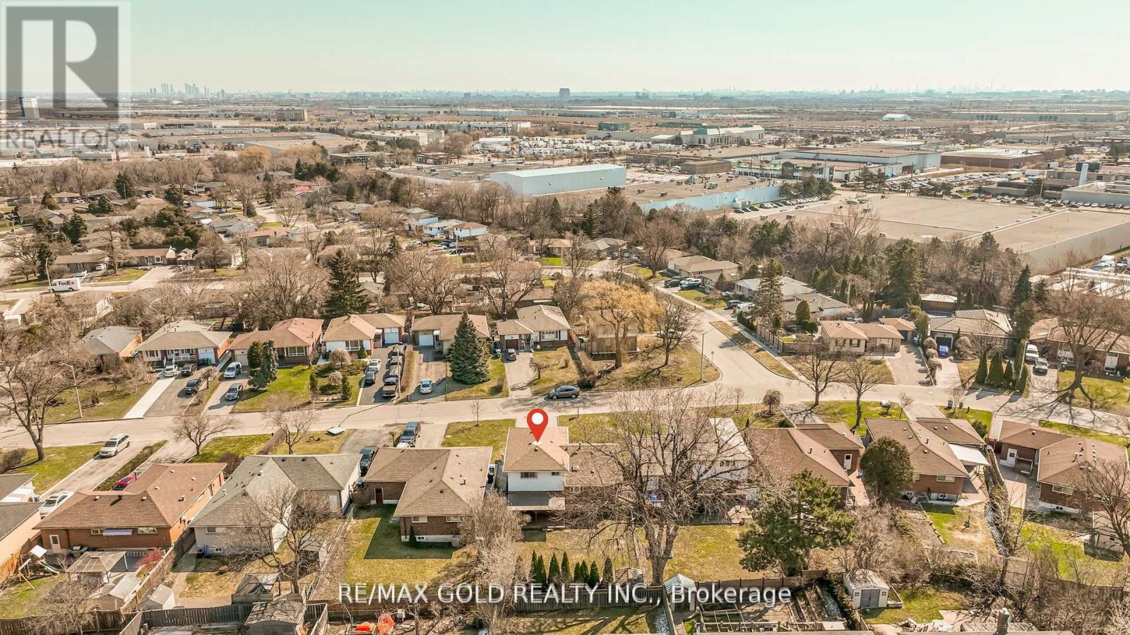 34 DEERFIELD CRESCENT, Brampton, Ontario