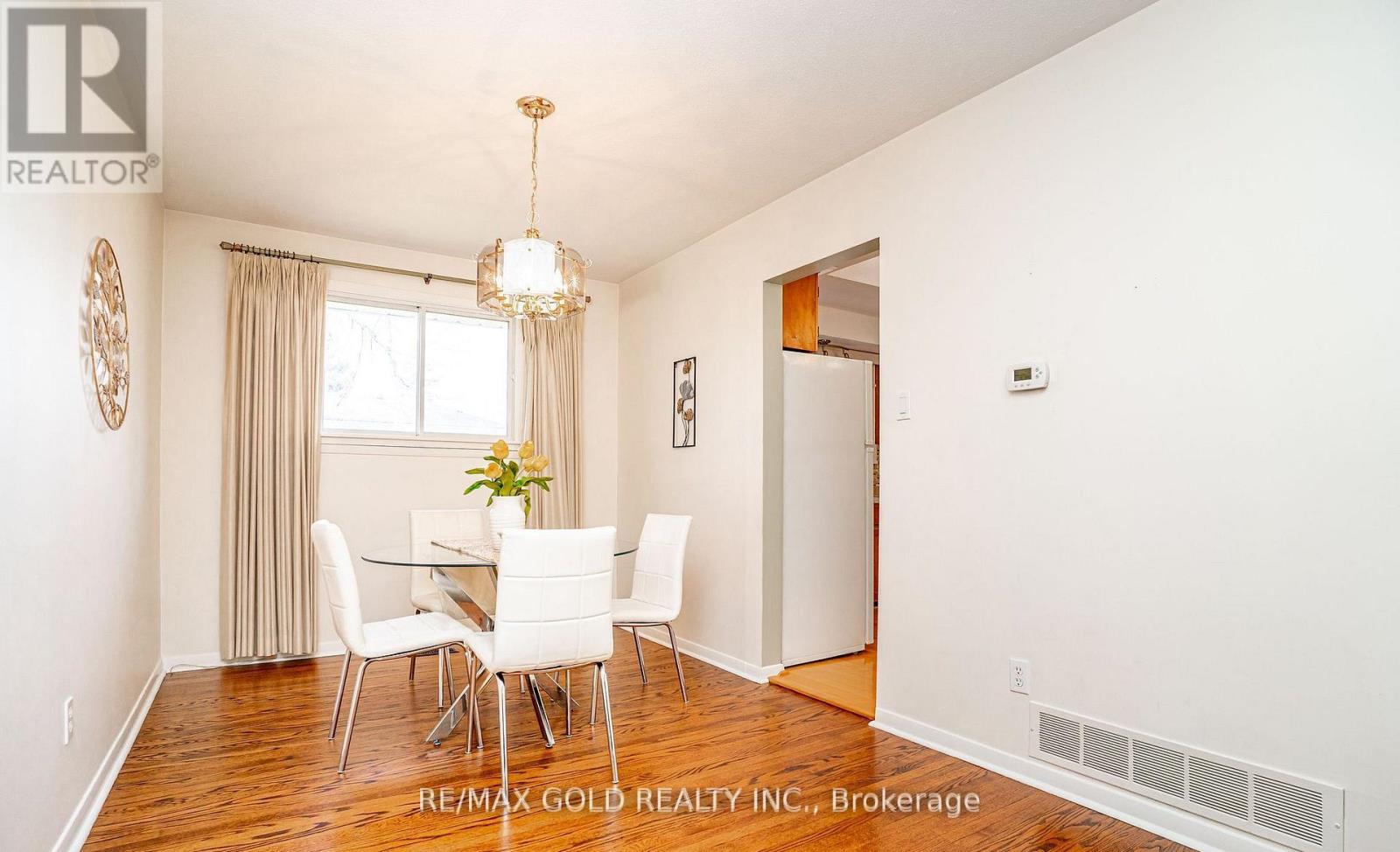 34 Deerfield Crescent, Brampton, Ontario  L6T 1K7 - Photo 13 - W13437010