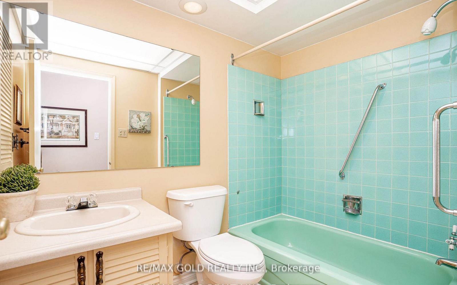34 Deerfield Crescent, Brampton, Ontario  L6T 1K7 - Photo 25 - W13437010