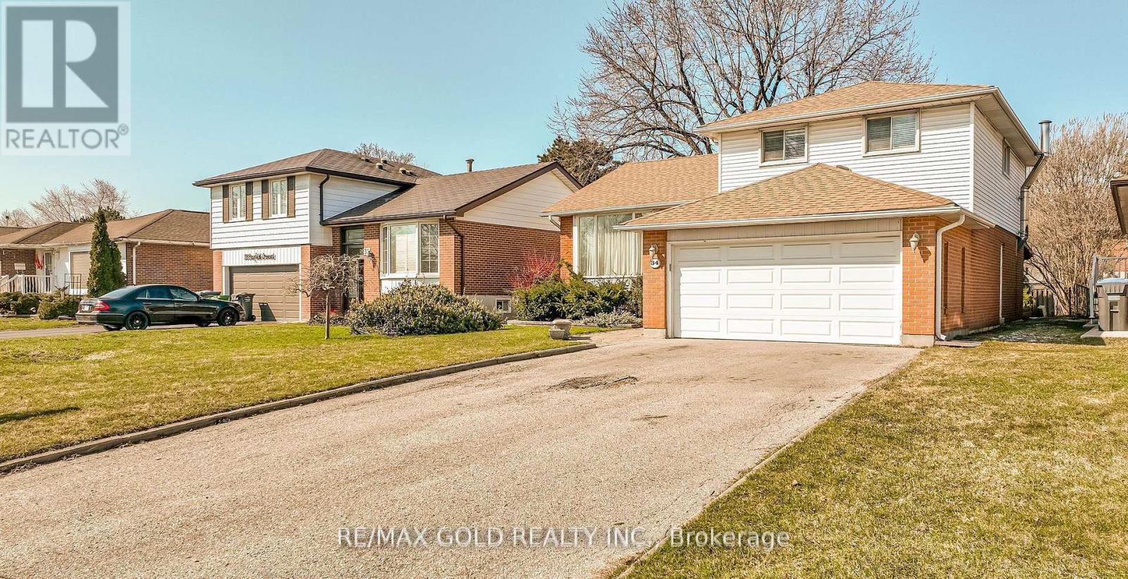 34 Deerfield Crescent, Brampton, Ontario  L6T 1K7 - Photo 5 - W13437010