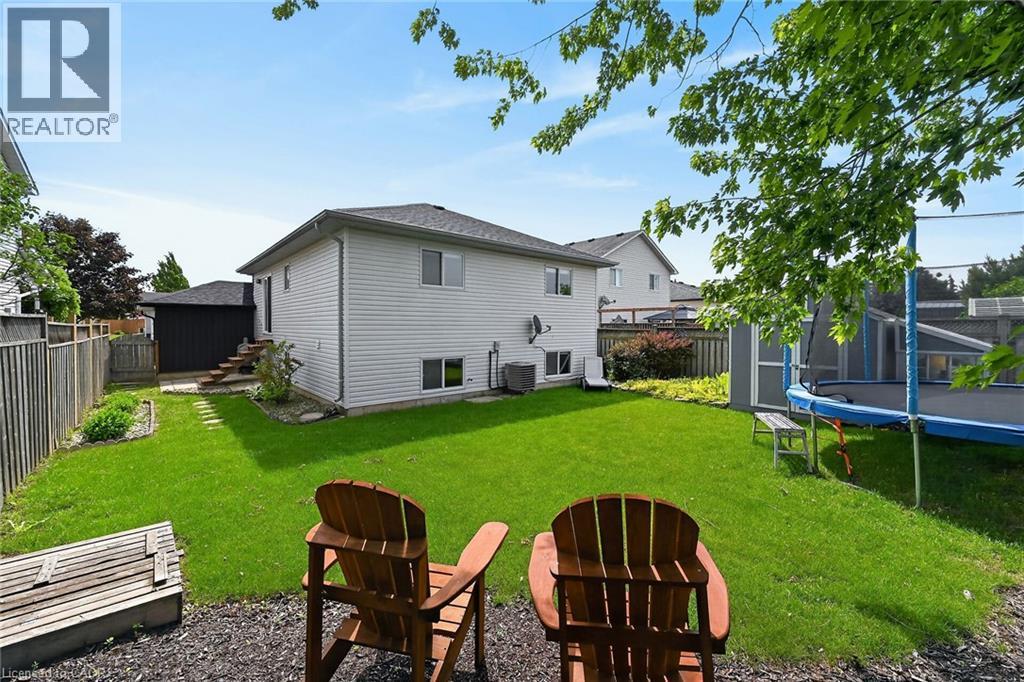 11 Stuart Street, Caledonia, Ontario  N3W 2L3 - Photo 4 - 40839314