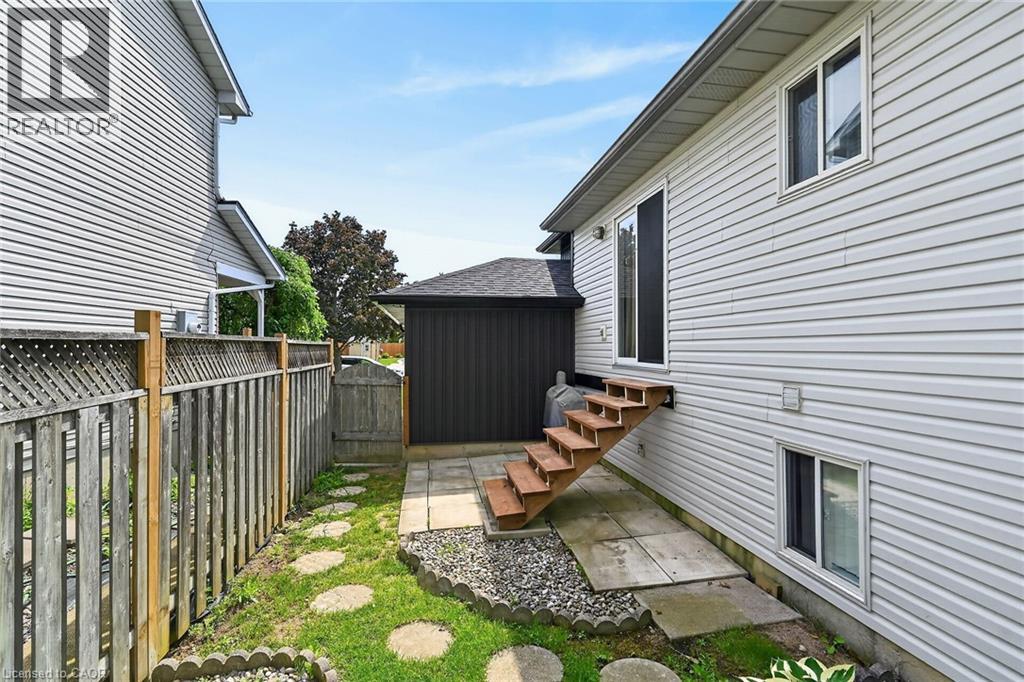11 Stuart Street, Caledonia, Ontario  N3W 2L3 - Photo 42 - 40839314