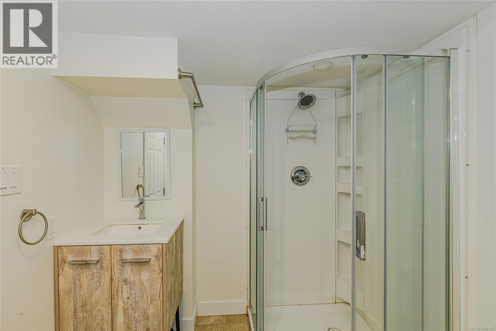 585 Baker St, Saanich, British Columbia  V8Z 2H6 - Photo 23 - 1040163