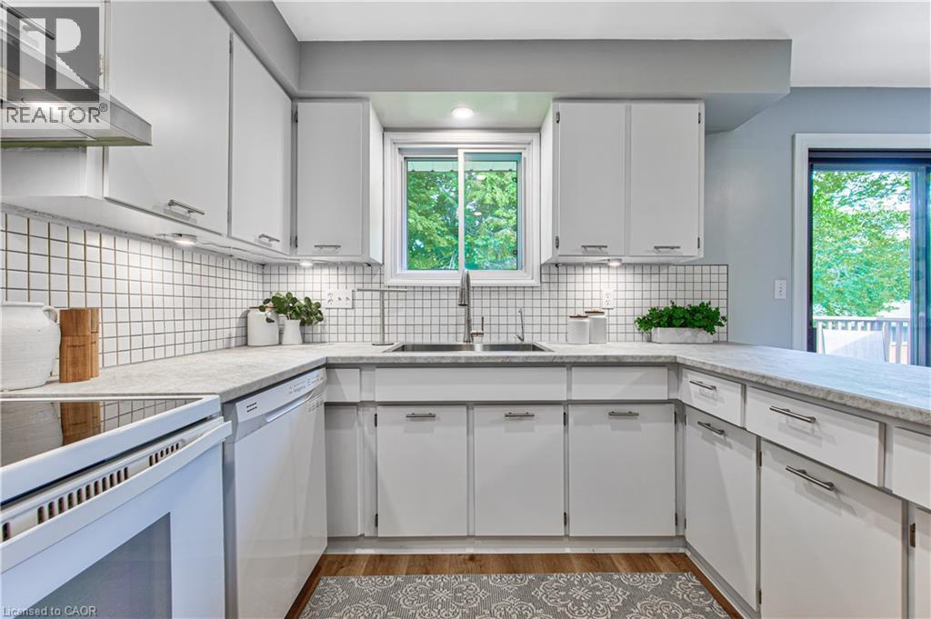 598 Glen Forrest Boulevard, Waterloo, Ontario  N2L 4J8 - Photo 15 - 40834178