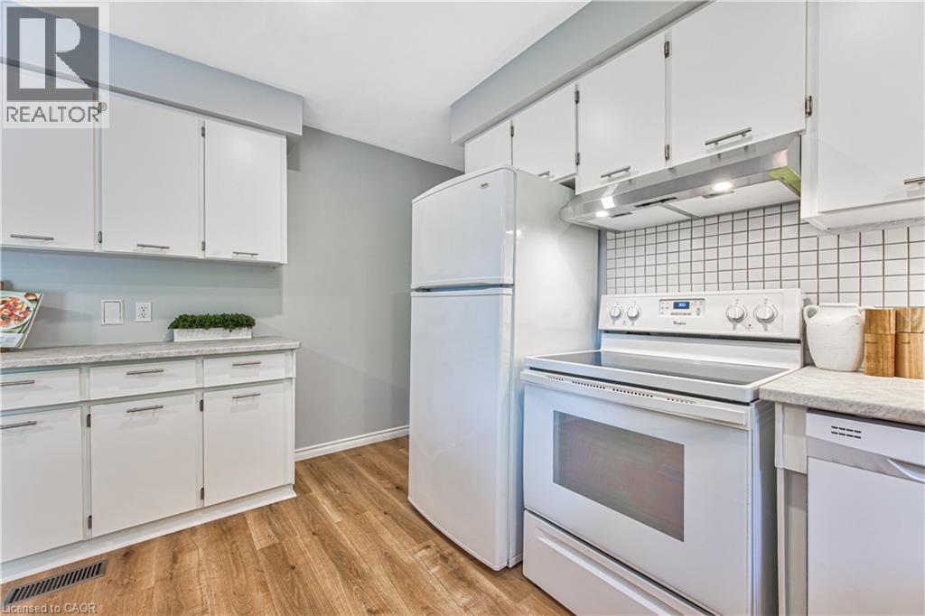 598 Glen Forrest Boulevard, Waterloo, Ontario  N2L 4J8 - Photo 17 - 40834178