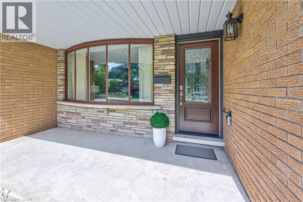 598 Glen Forrest Boulevard, Waterloo, Ontario  N2L 4J8 - Photo 4 - 40834178