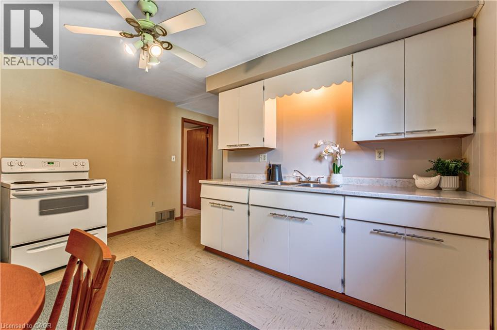 598 Glen Forrest Boulevard, Waterloo, Ontario  N2L 4J8 - Photo 40 - 40834178