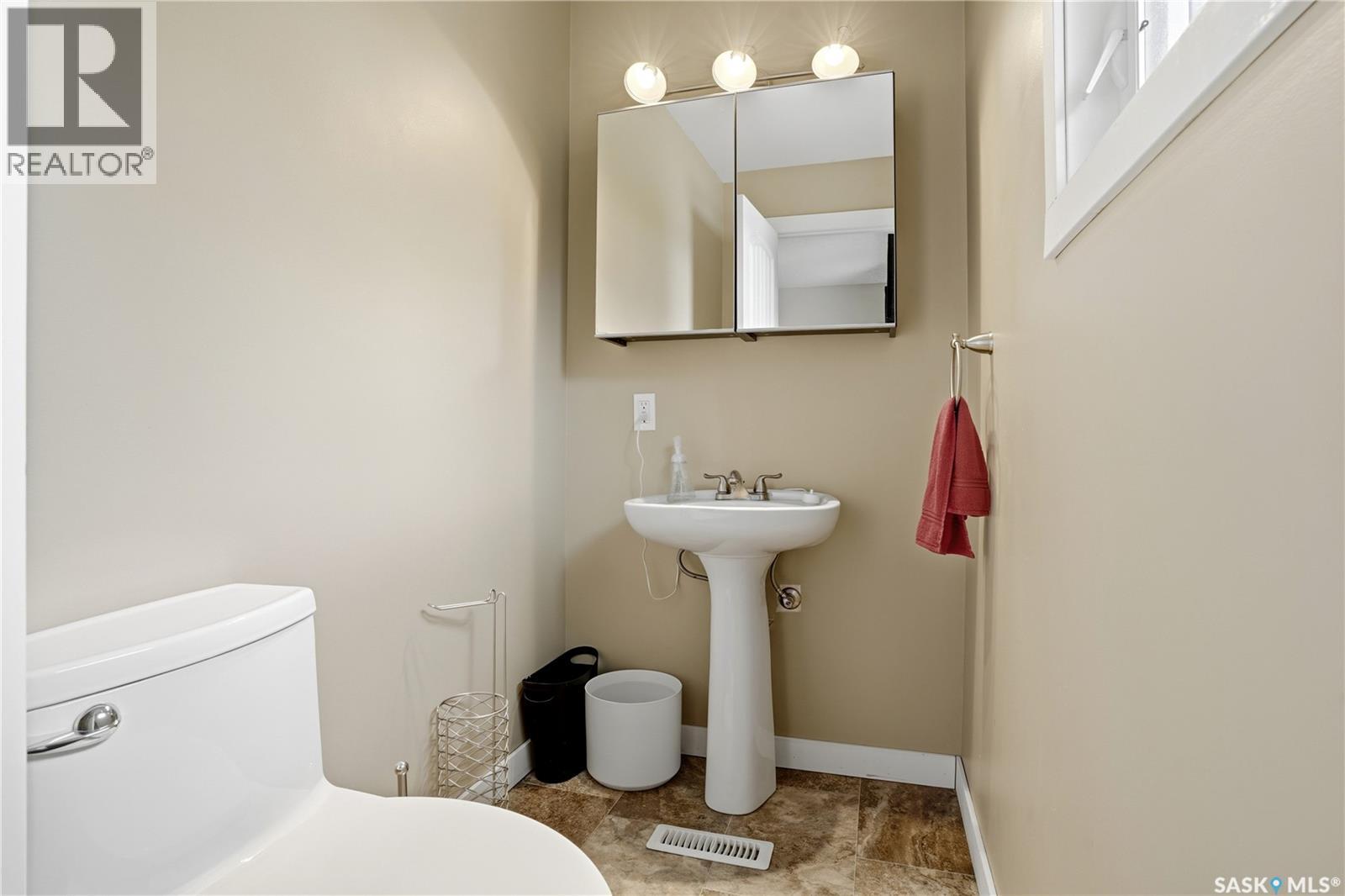 55 Kennedy Crescent, Regina, Saskatchewan  S4R 6G3 - Photo 18 - SK039195