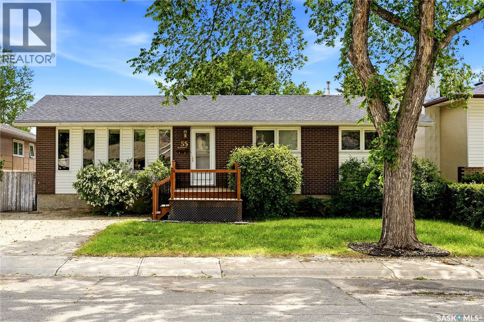 55 Kennedy Crescent, Regina, Saskatchewan  S4R 6G3 - Photo 2 - SK039195