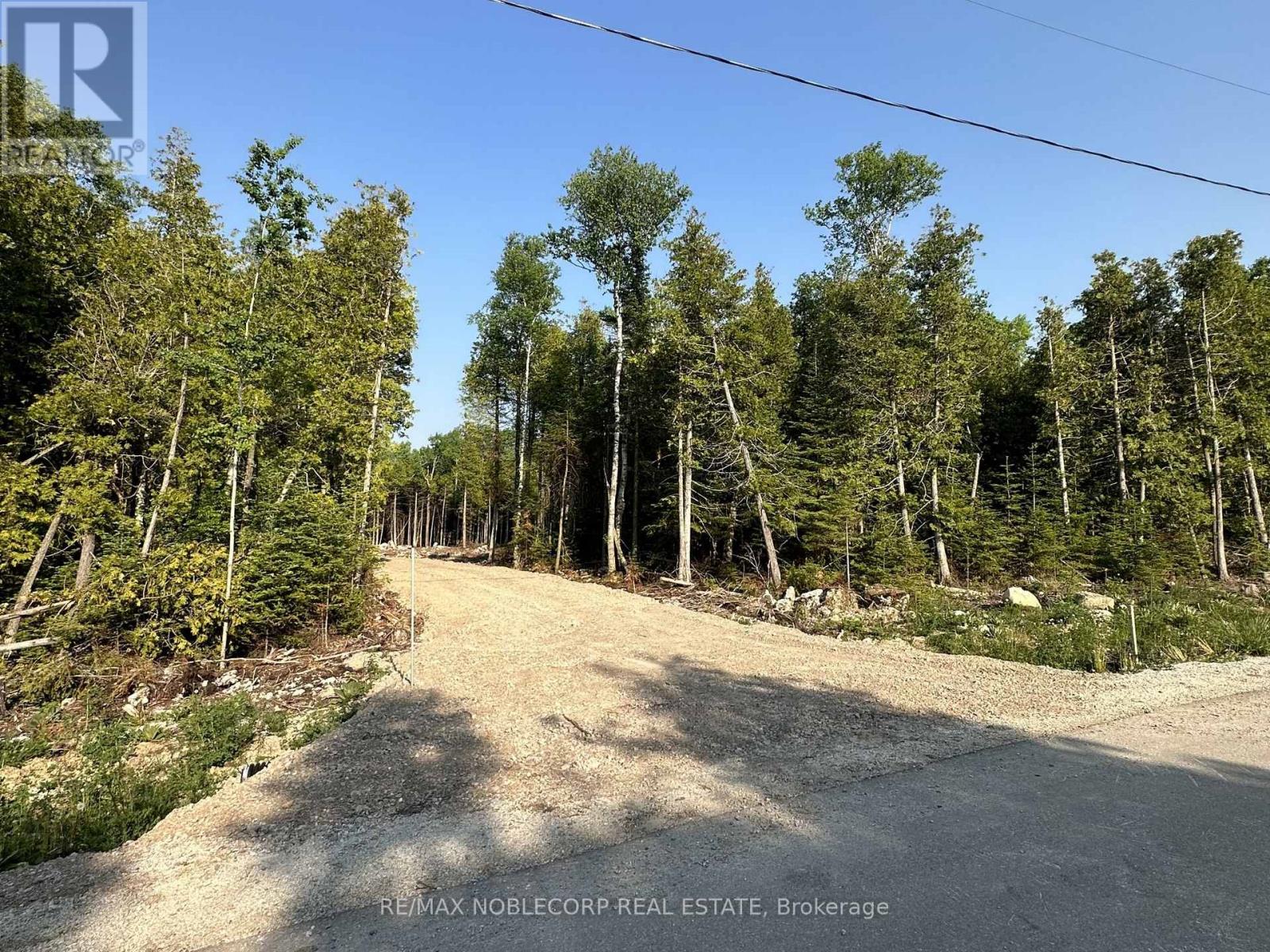 42 Trillium Crossing, Northern Bruce Peninsula, Ontario  N0H 1W0 - Photo 2 - X13436962