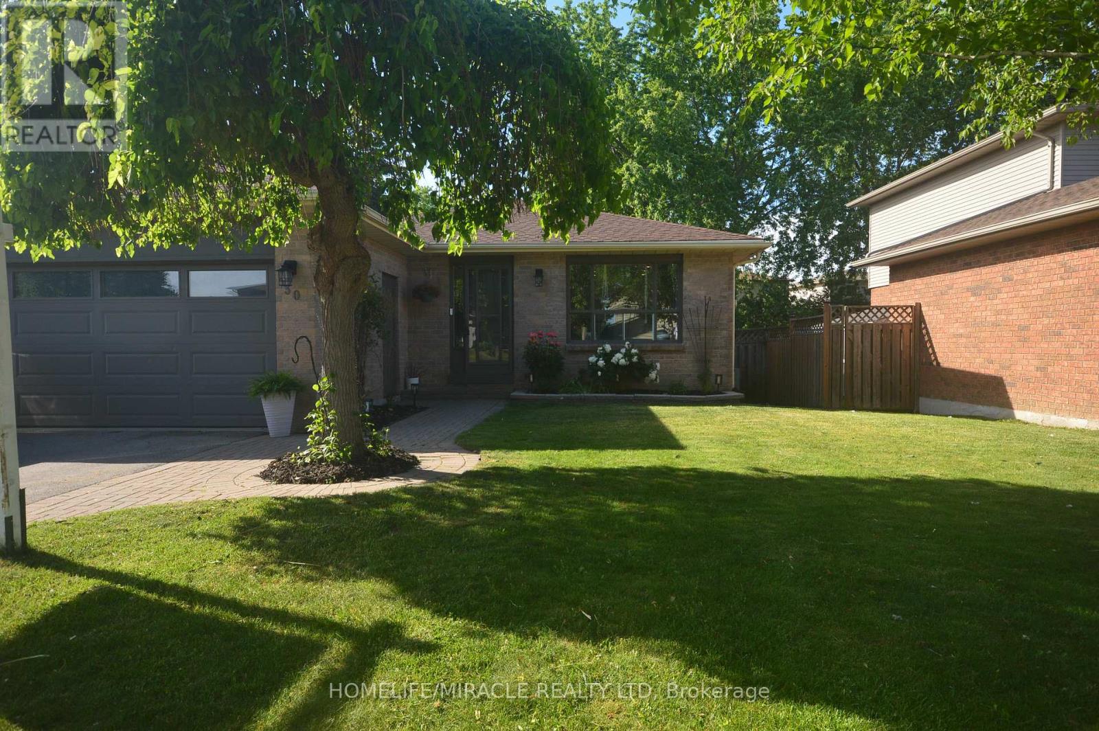 30 Northgate Drive, Bradford West Gwillimbury, Ontario  L3Z 2H5 - Photo 3 - N13047230
