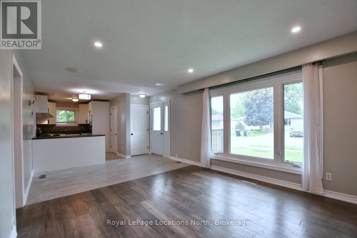 638 Oak Street, Collingwood, Ontario  L9Y 2Z8 - Photo 13 - S13437270