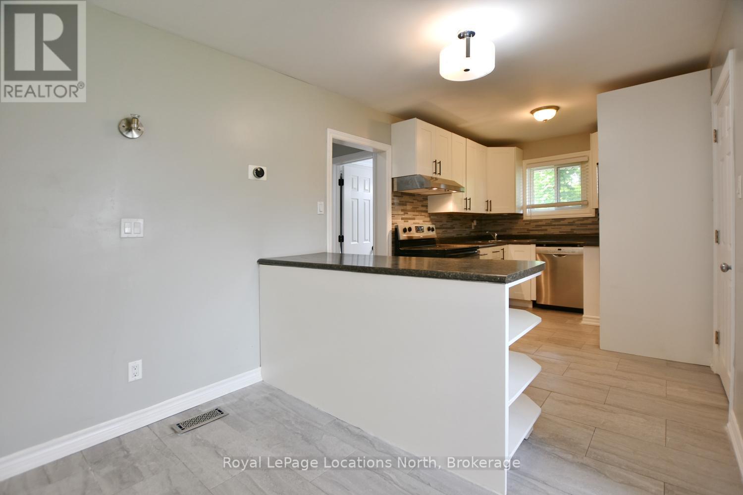 638 Oak Street, Collingwood, Ontario  L9Y 2Z8 - Photo 17 - S13437270