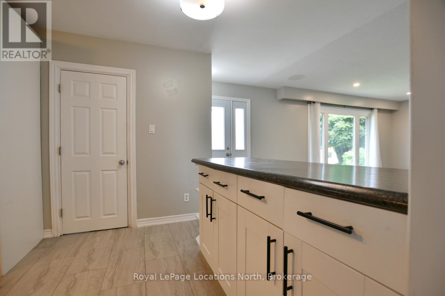 638 Oak Street, Collingwood, Ontario  L9Y 2Z8 - Photo 21 - S13437270