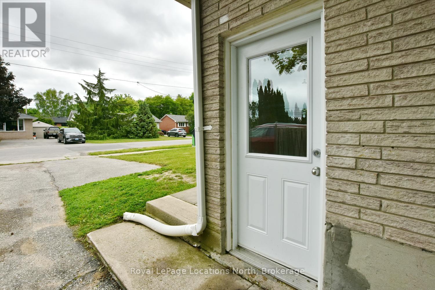 638 Oak Street, Collingwood, Ontario  L9Y 2Z8 - Photo 33 - S13437270