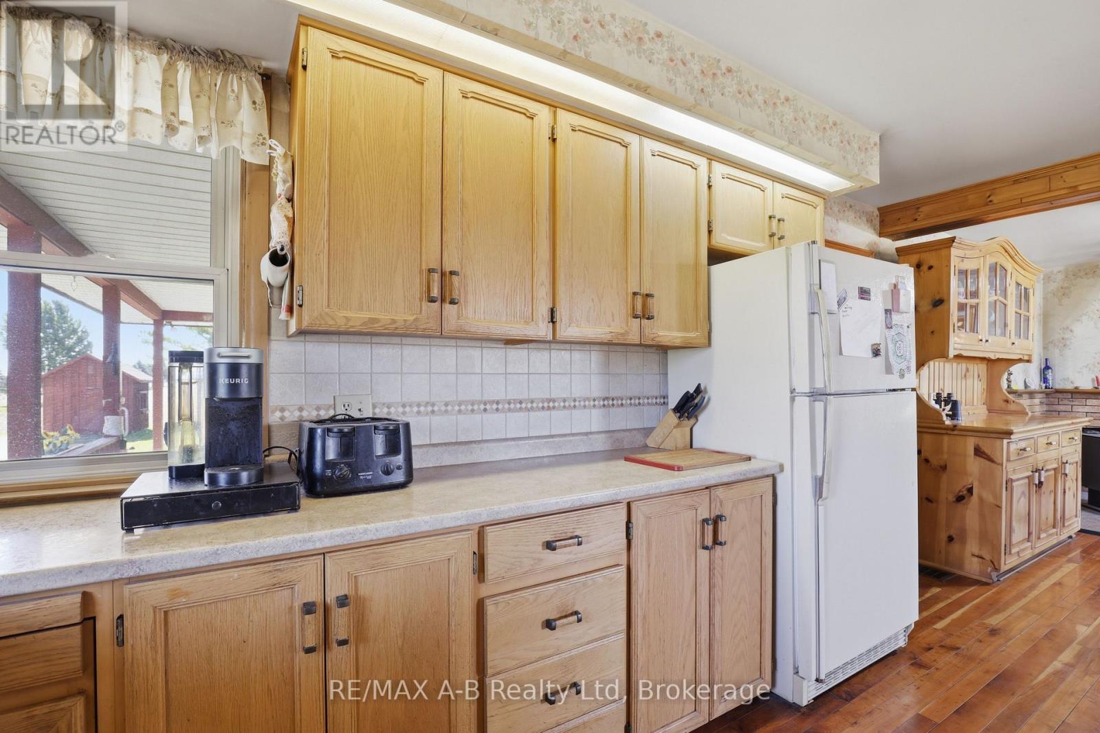 1033 Perth Rd 139 Line W, Perth South, Ontario N0M 1V0 - Photo 13 - X13437238