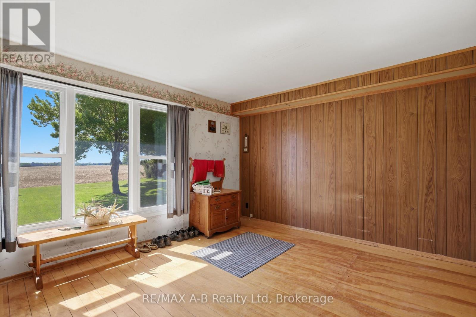 1033 Perth Rd 139 Line W, Perth South, Ontario N0M 1V0 - Photo 16 - X13437238