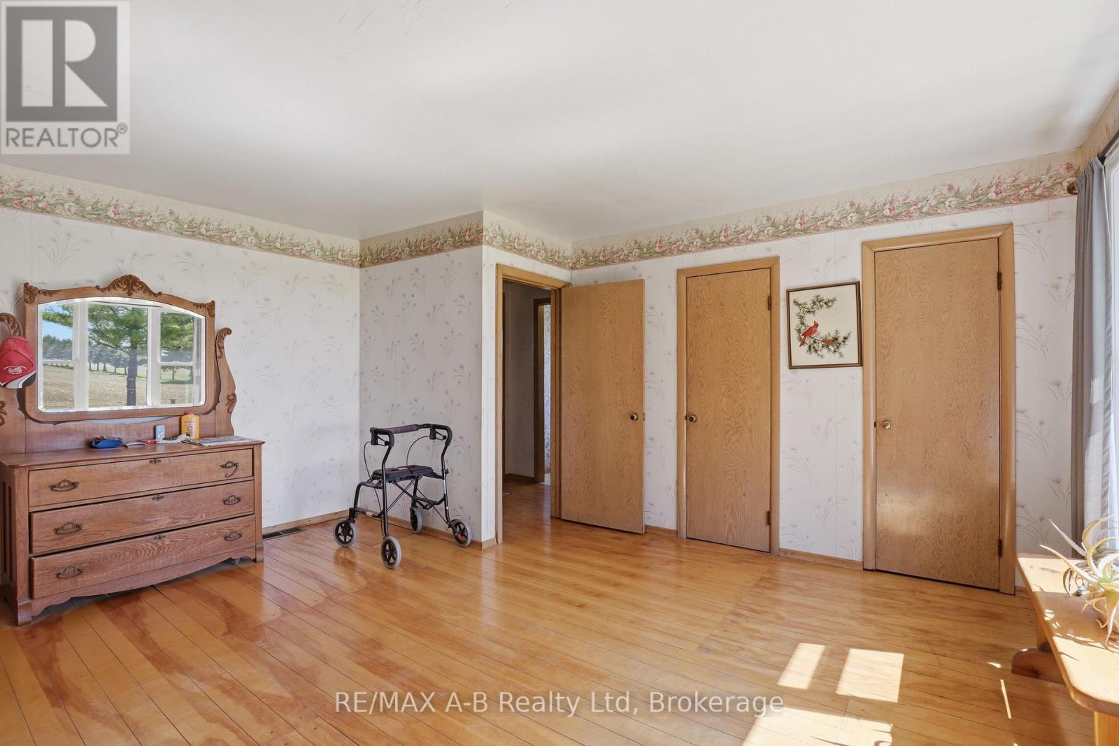1033 Perth Rd 139 Line W, Perth South, Ontario N0M 1V0 - Photo 17 - X13437238