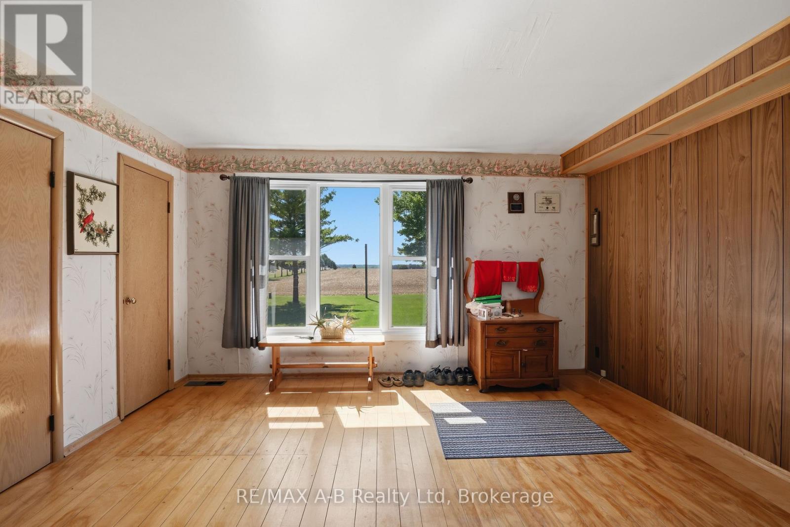 1033 Perth Rd 139 Line W, Perth South, Ontario N0M 1V0 - Photo 18 - X13437238