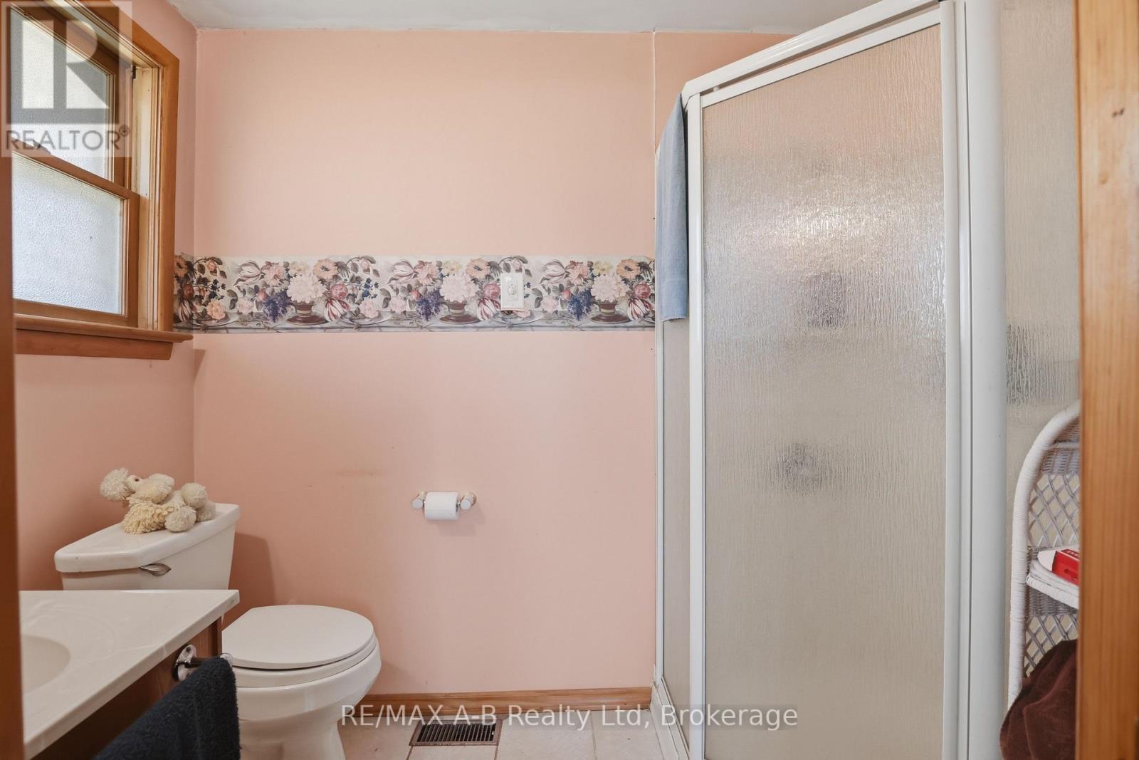 1033 Perth Rd 139 Line W, Perth South, Ontario N0M 1V0 - Photo 22 - X13437238
