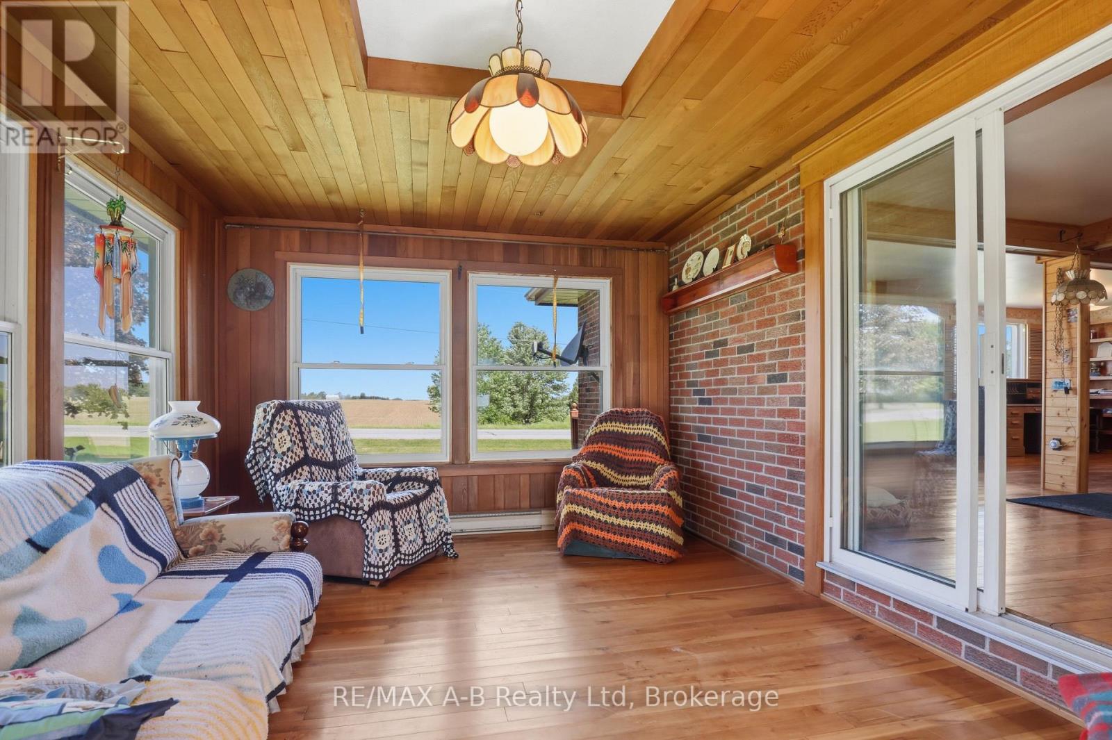 1033 Perth Rd 139 Line W, Perth South, Ontario N0M 1V0 - Photo 25 - X13437238