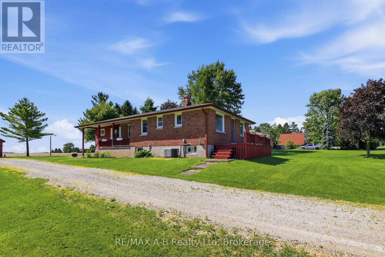 1033 Perth Rd 139 Line W, Perth South, Ontario N0M 1V0 - Photo 5 - X13437238