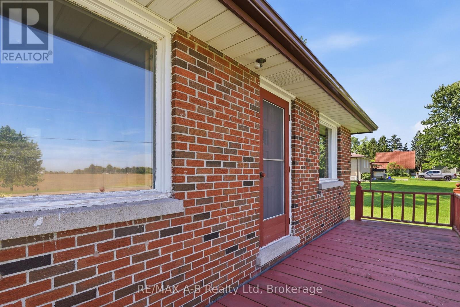 1033 Perth Rd 139 Line W, Perth South, Ontario N0M 1V0 - Photo 6 - X13437238