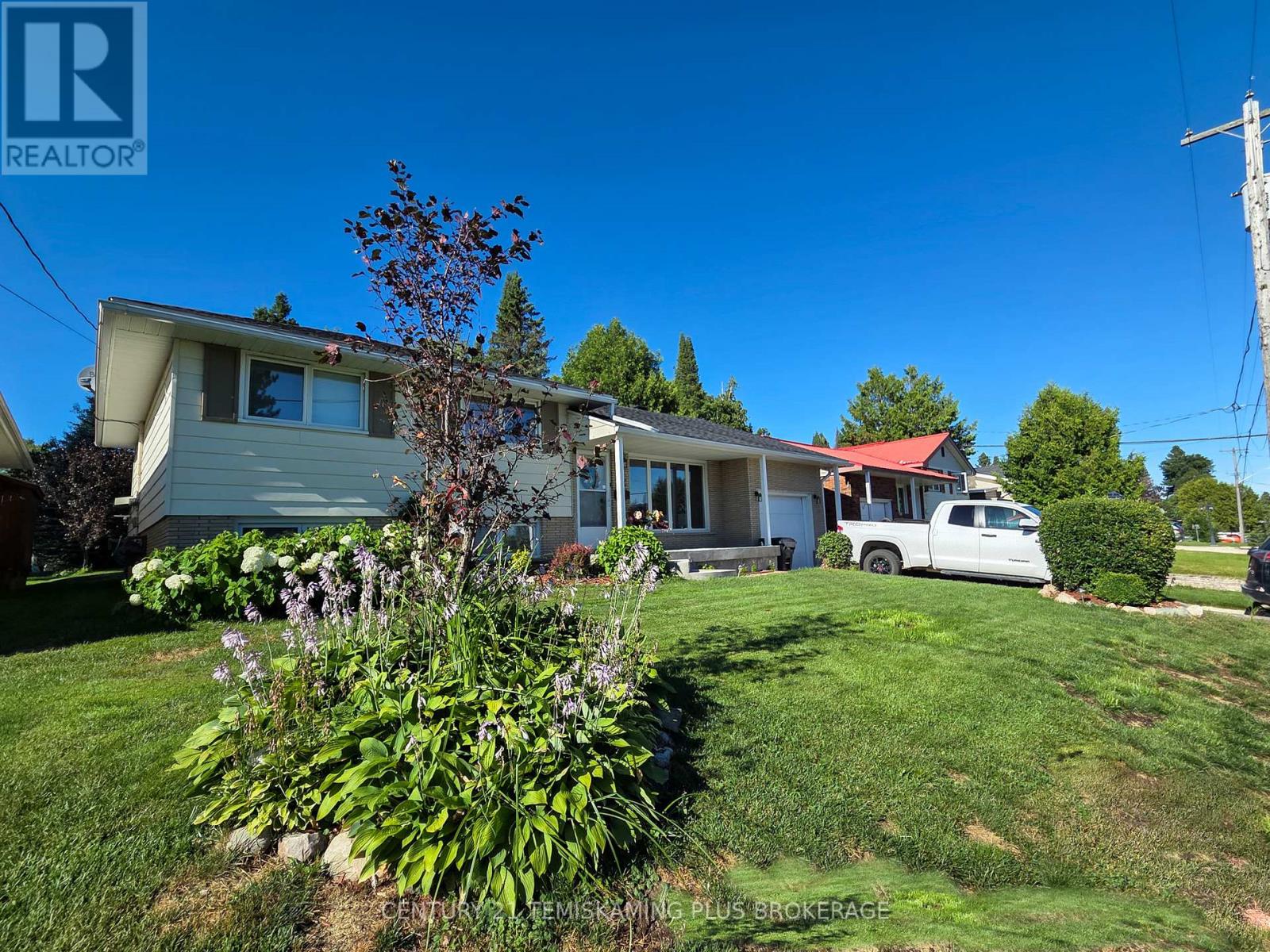 22 Harding Avenue, Kirkland Lake, Ontario  P2N 1B5 - Photo 2 - T13437328