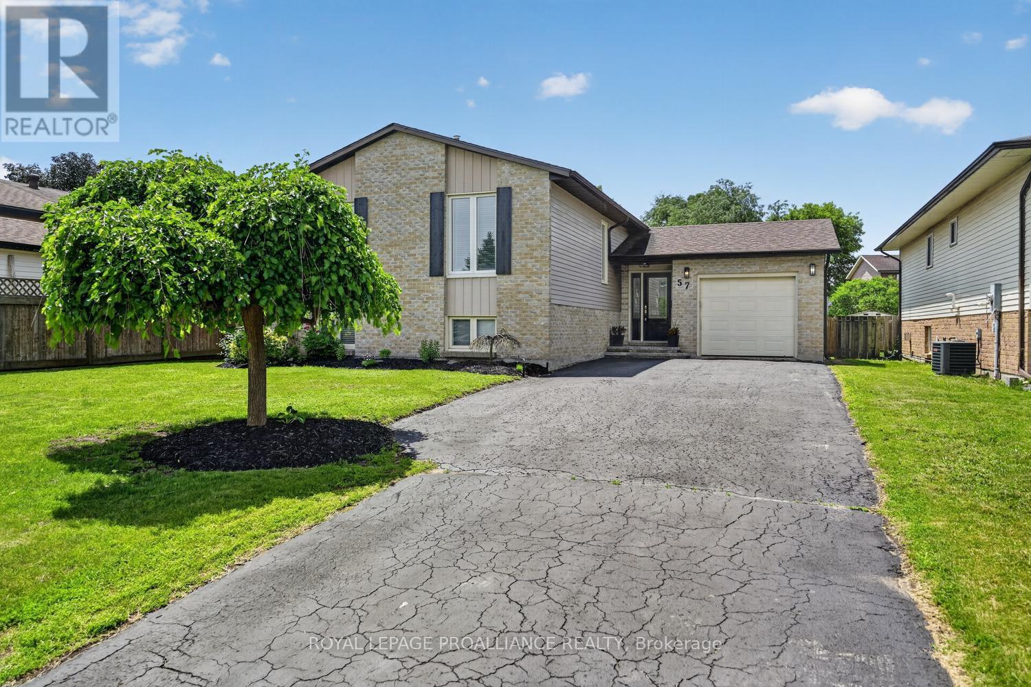 57 Cambridge Crescent, Brockville, Ontario  K6V 6L7 - Photo 2 - X13437408
