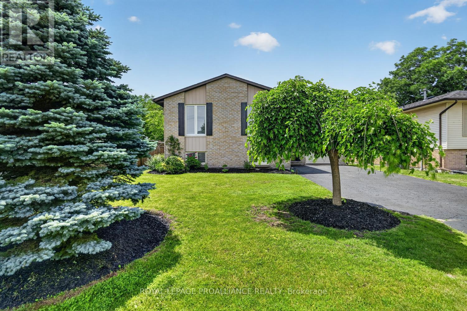 57 Cambridge Crescent, Brockville, Ontario  K6V 6L7 - Photo 3 - X13437408
